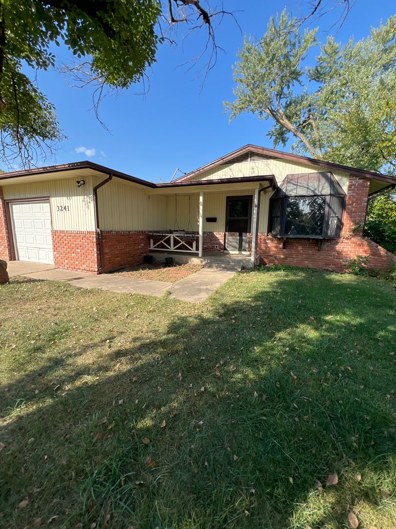 Topeka House: 3241 SW 31st Terr