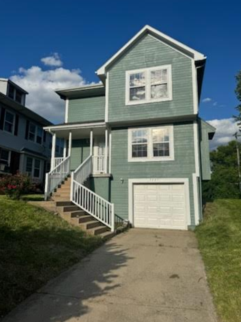 Kansas City House: 3227 Park Ave