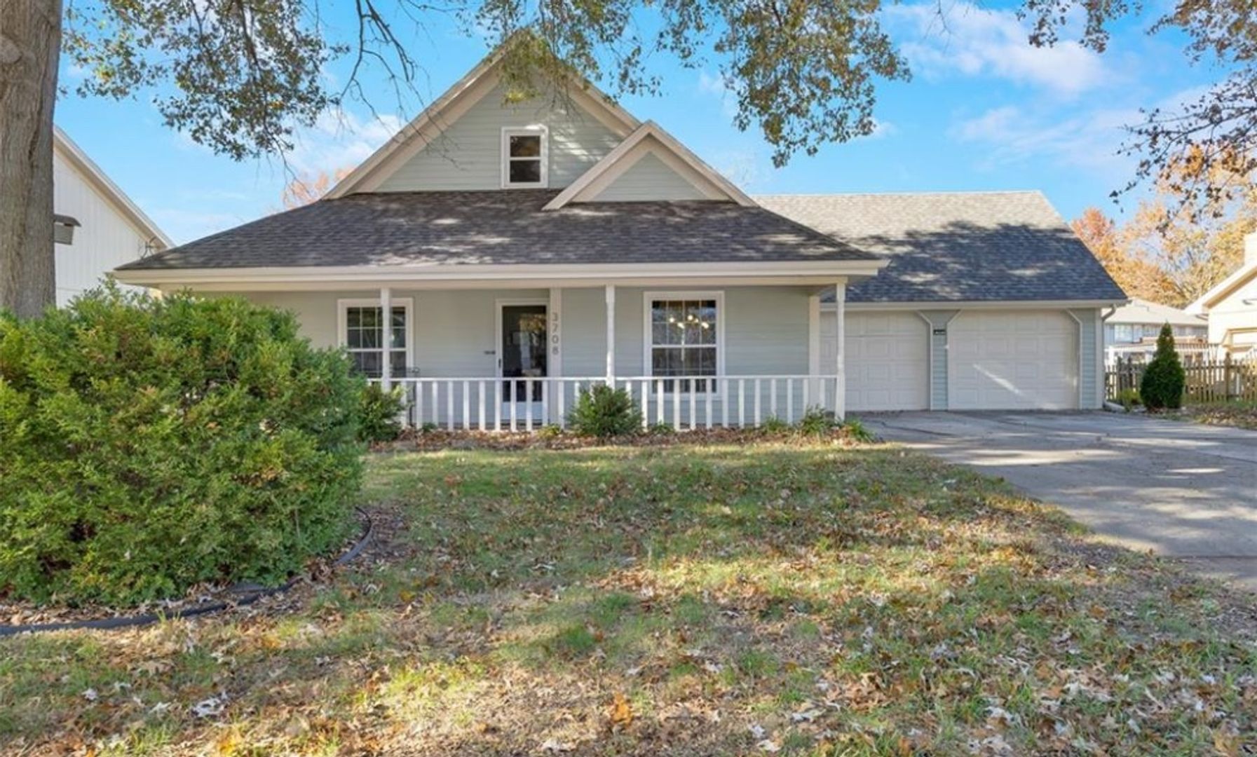 Lee's Summit House: 3708 SW Windemere Dr