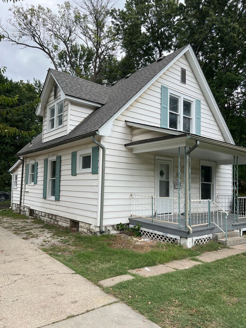 Topeka House: 2910 SW 17th Street