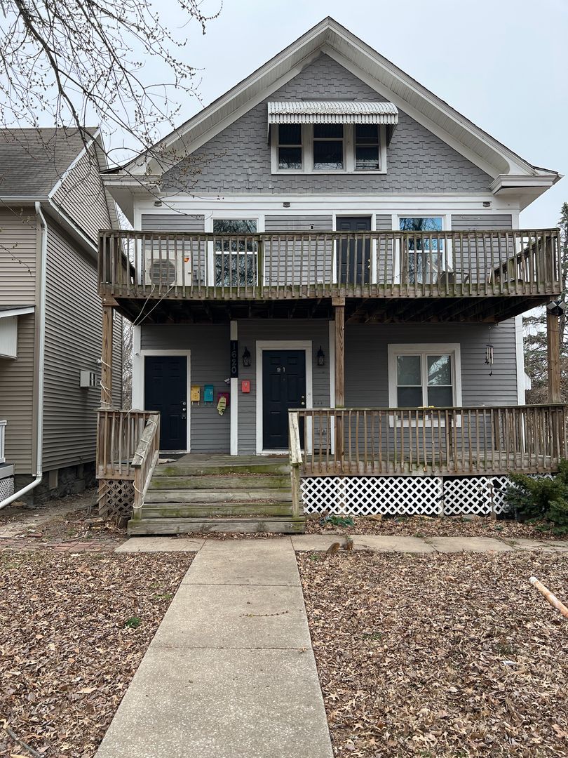 Topeka Apartment: 1620 SW College Ave.