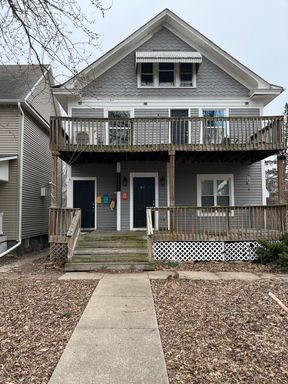 Don't Miss Out On this Apartment! Close to Washburn! – photo 1