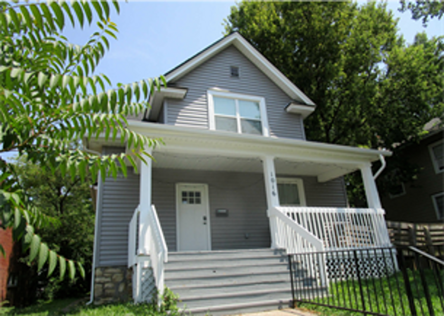 Topeka House: 1016 SW College Ave.