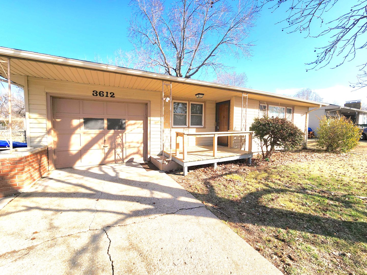 Topeka House: 3612 SW Kerry Ave
