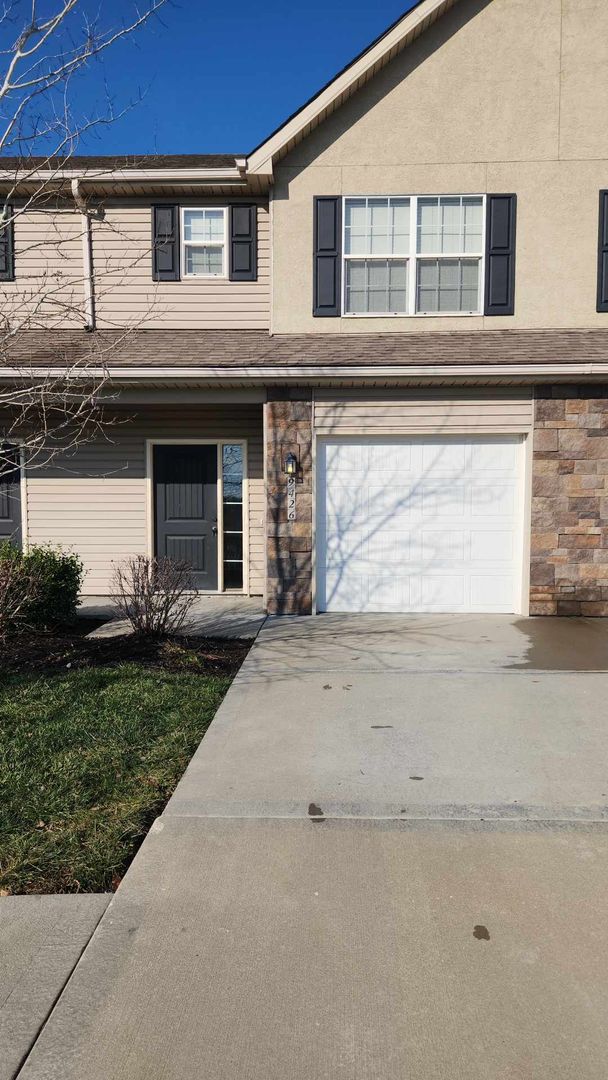 Kansas City Townhome: 9426 N Lenox Ave