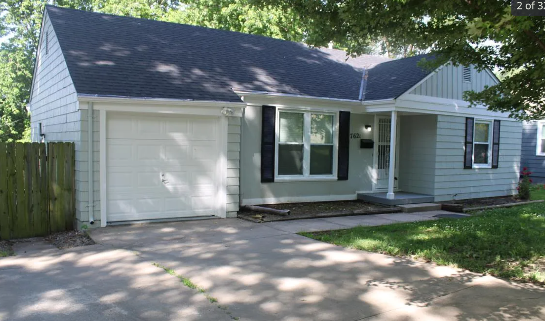 Kansas City House: 7621 Sni A Bar Rd