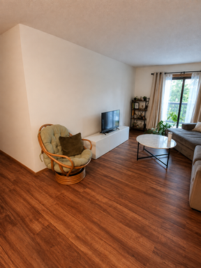 2 Bed / 1 Bath Condo in Historic St. Paul - Pets Welcome! Underground Parking Included! – photo 1