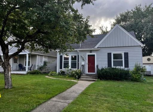 Your perfect 4 bedroom home! Walk, Bike, Explore!