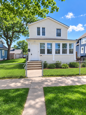 Renovated St Paul North Ends - 3 Bedroom / 1 Bathroom Duplex! – photo 1