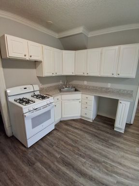 Spacious & Sunlit Home in South Minneapolis Prime Location! – photo 1