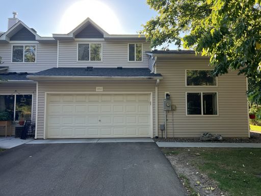 Sunlit End-Unit Townhome with Loft & Private 2-Car Garage – photo 1