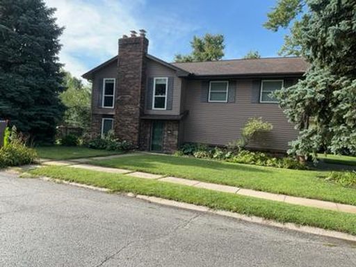 GORGEOUS Omaha 4 bed 3 bath home - this won't last long! – photo 1