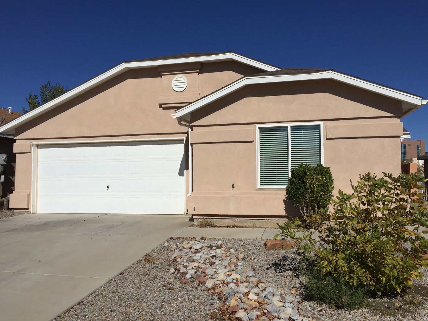 Albuquerque House: 5609 Crown Ridge Rd NW