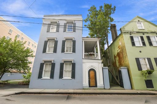 Lovely 2 bedroom/2 full bathroom Home in Charleston SC, Available Now! – photo 1