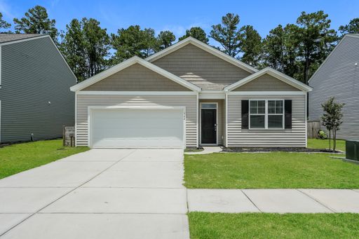 Beautiful Home in Summerville! Pine Hills~ 4 bedroom/2 bath. Available Now! – photo 1