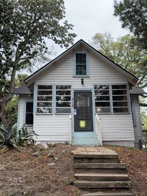 Folly Beach! 2 Bed/1.5 Bath!!