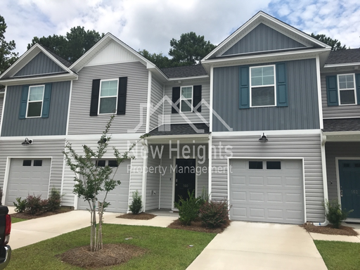 3 bedroom, 2.5 bath townhouse in Lakeview Commons – photo 1