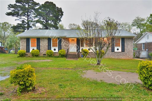 112 Harmon Hill Ct, Hopkins, SC 29061