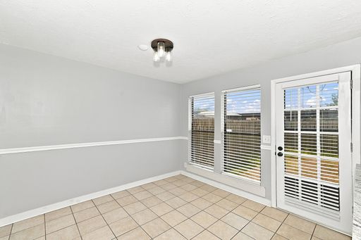 Beautiful 2 Bedroom, 1.5 Bath Home!