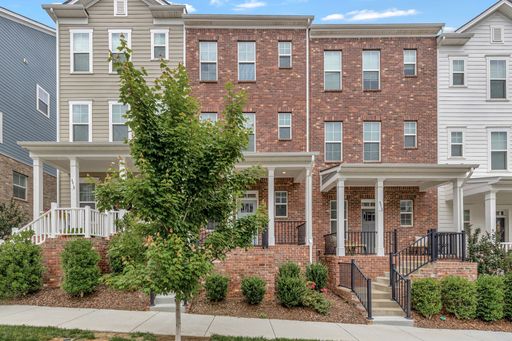 2 Bedroom, 2.5 Bath House! – photo 1