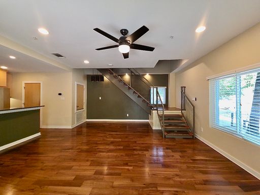 Stylish 2-Bedroom Condo in Prime Central Austin – photo 1