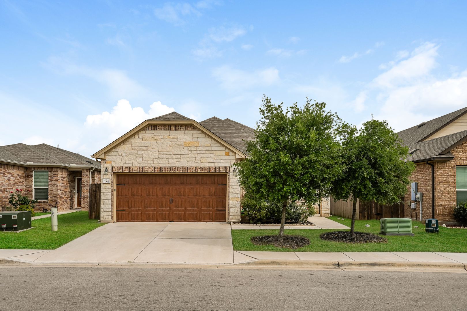 Round Rock House: 17313 Crazy Arm Road