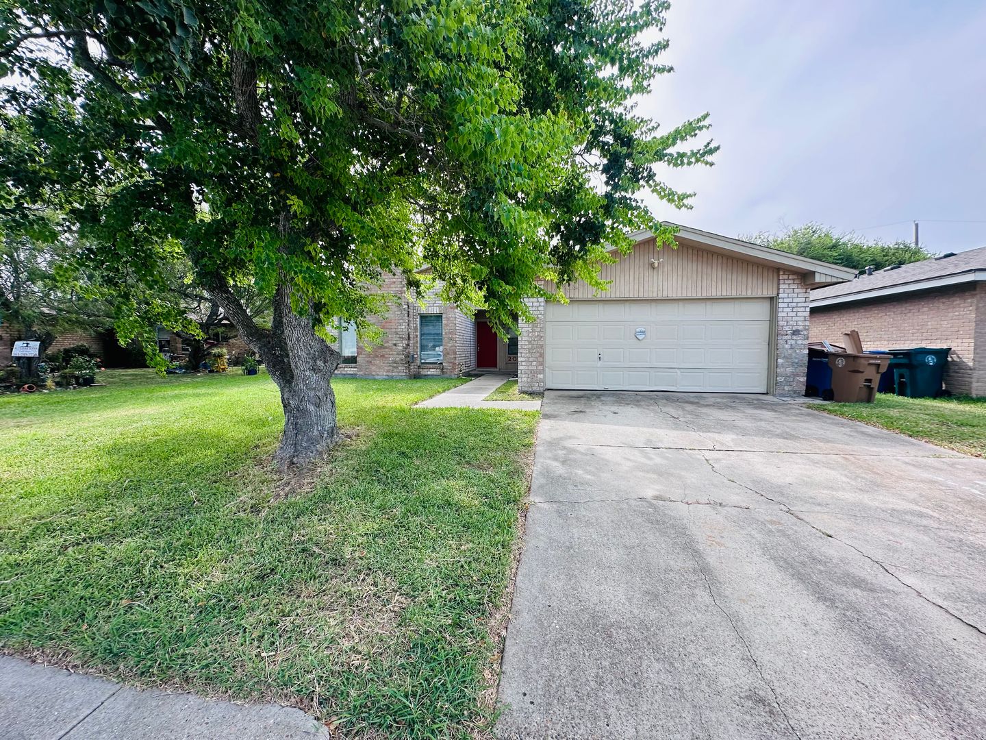 Corpus Christi, House: 2025 Blue Angel Street