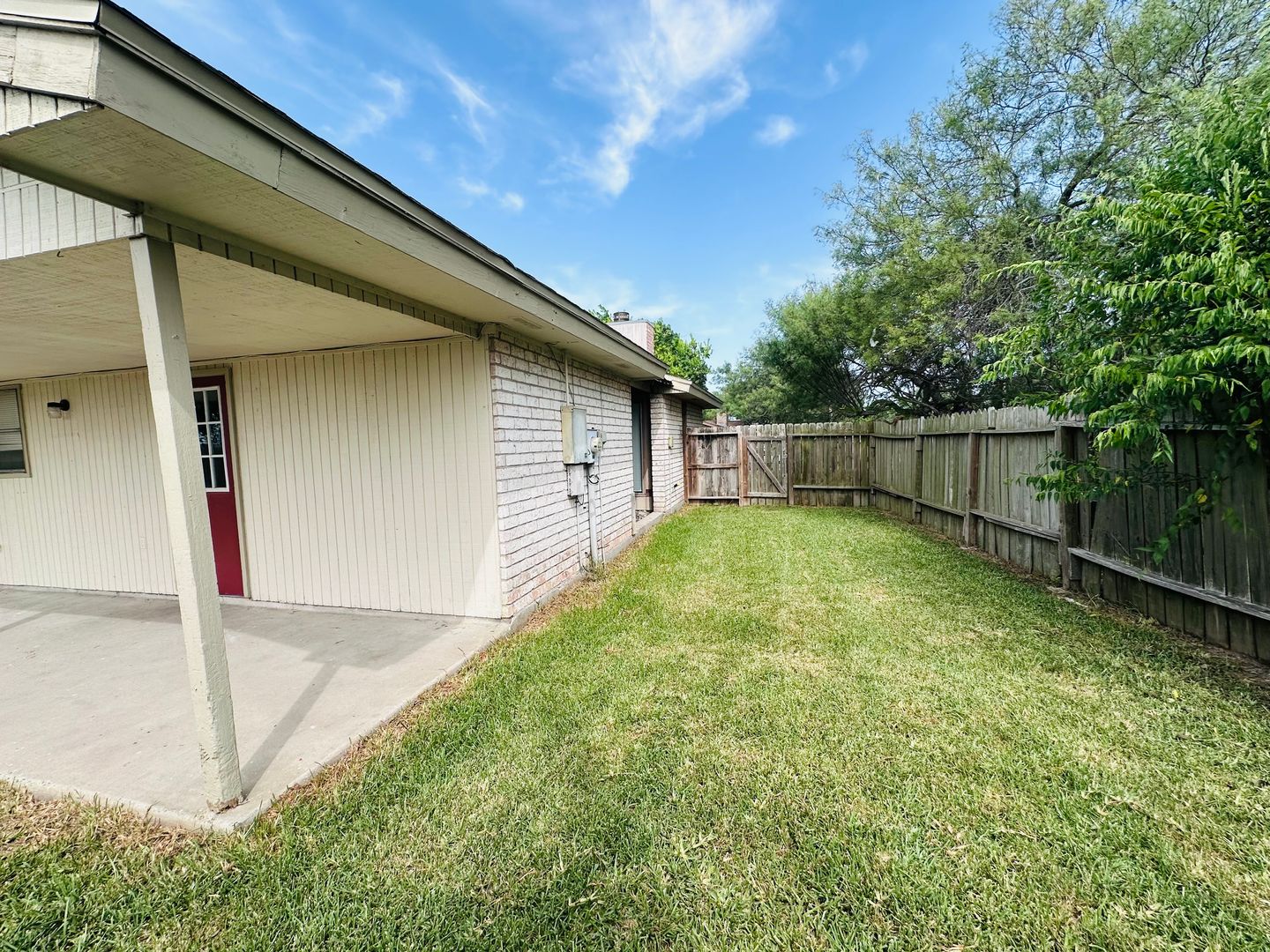 Corpus Christi, House: 2025 Blue Angel Street