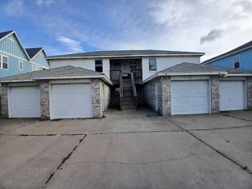 2 Bed, 2 Bath on Padre Island – Water & Trash Included! – photo 1