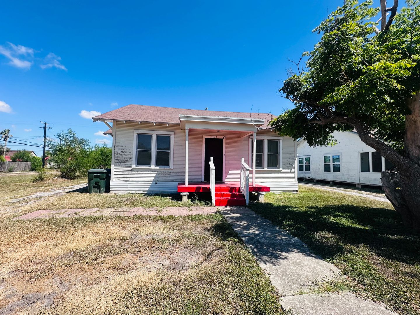Taft House: 542 McIntyre Ave