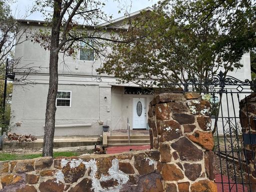 Spacious 3-Bedroom Fort Worth Apartment with Large Rooms & Convenient Location! – photo 1
