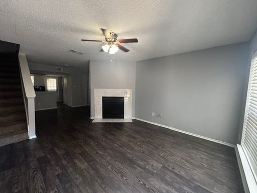 Spacious 2-Bedroom Irving Apartment with Private Patio, Fireplace & Covered Parking! – photo 1