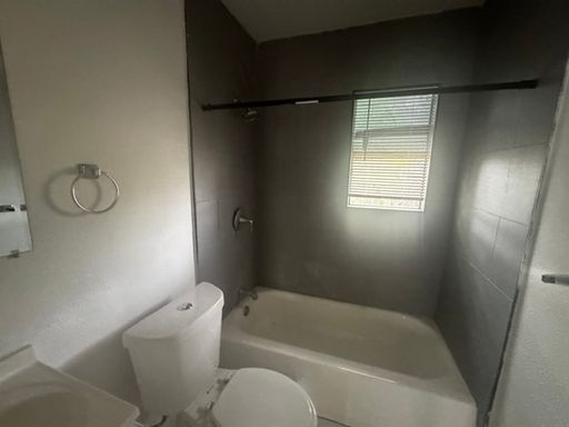 Spacious 2-Bedroom Near Fair Park | Water & Trash Included – photo 1
