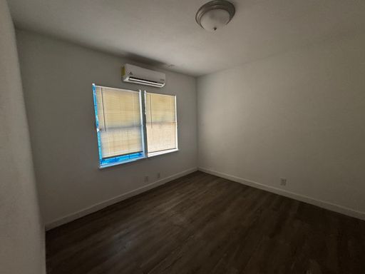 Spacious 2-Bedroom Near Fair Park | Water & Trash Included – photo 1