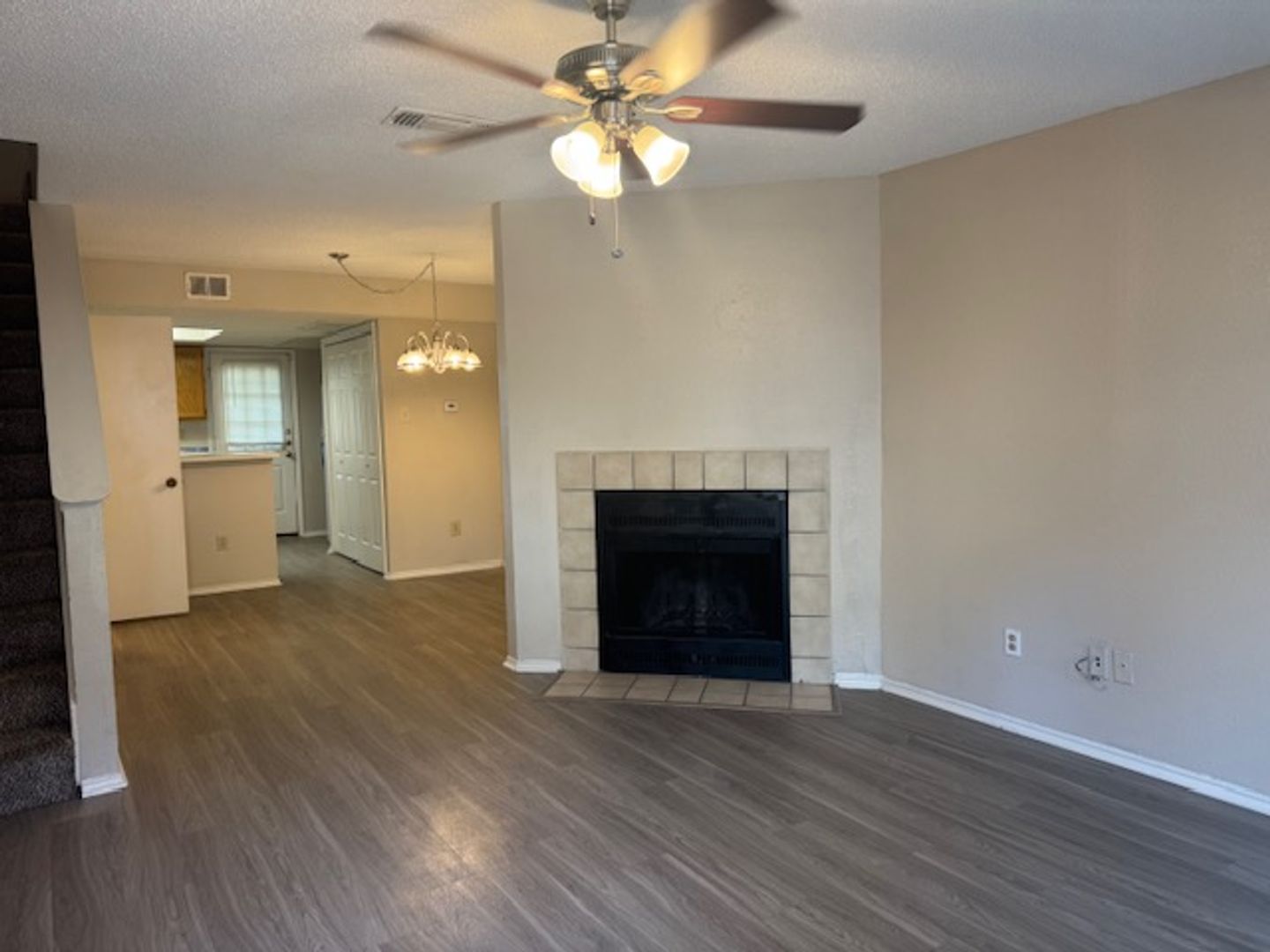 Irving Apartment: 4002-4004 W. Pioneer Dr.