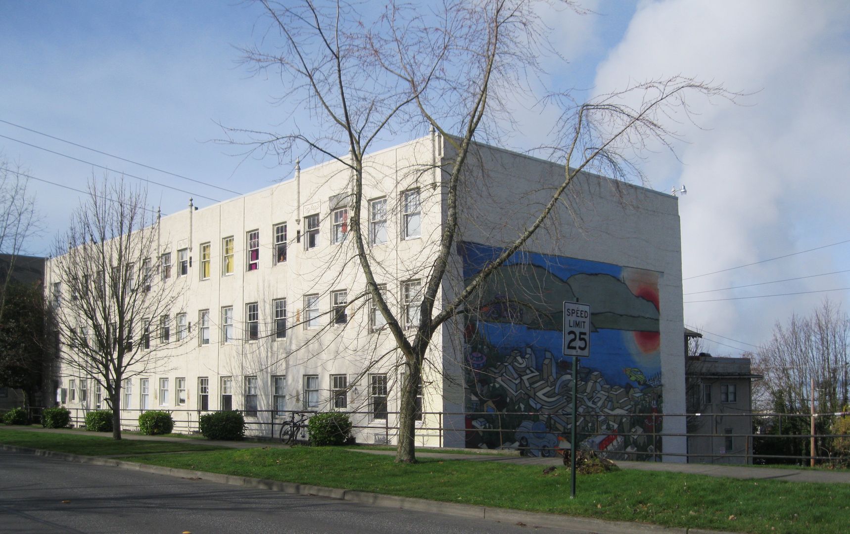 Bellingham Apartment: 421 E Maple Street