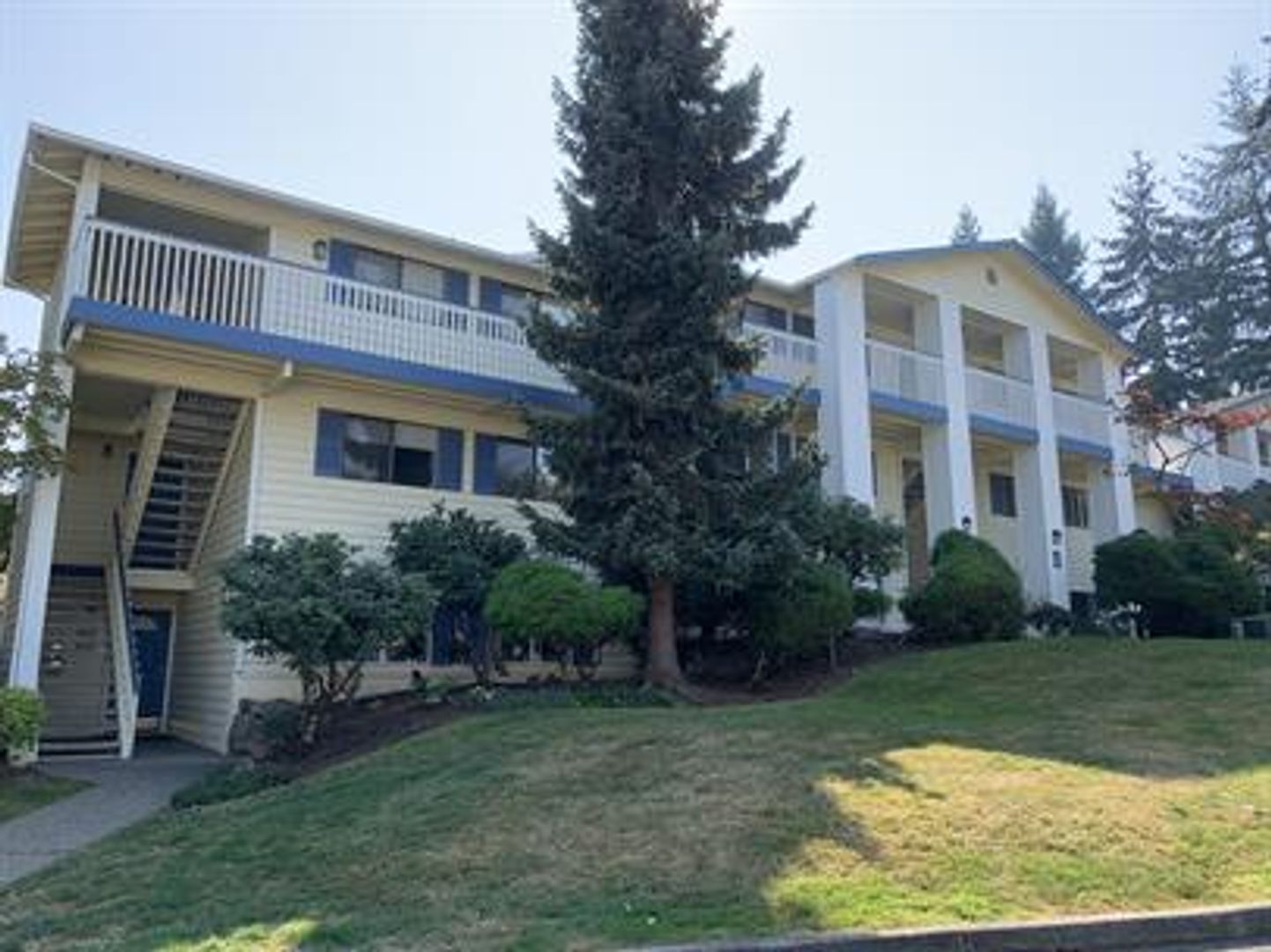 Everett House: 12906 8th Avenue West #D-201