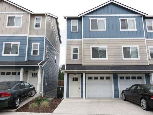 Gorgeous 2 bd townhouse in Tacoma! – photo 1