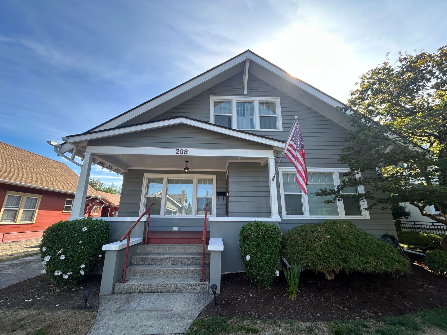 Centralia House: 208 N Washington Avenue