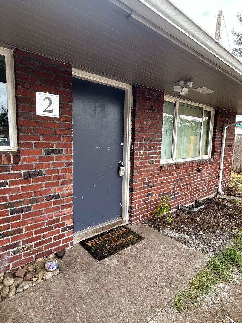 Lakewood Apartment: 4612 Lila Ln SW