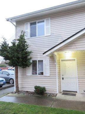 Spacious 2 bd unit in Lakewood! – photo 1