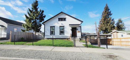 Newly Renovated Two Story Triplex Unit located at Tacoma – photo 1