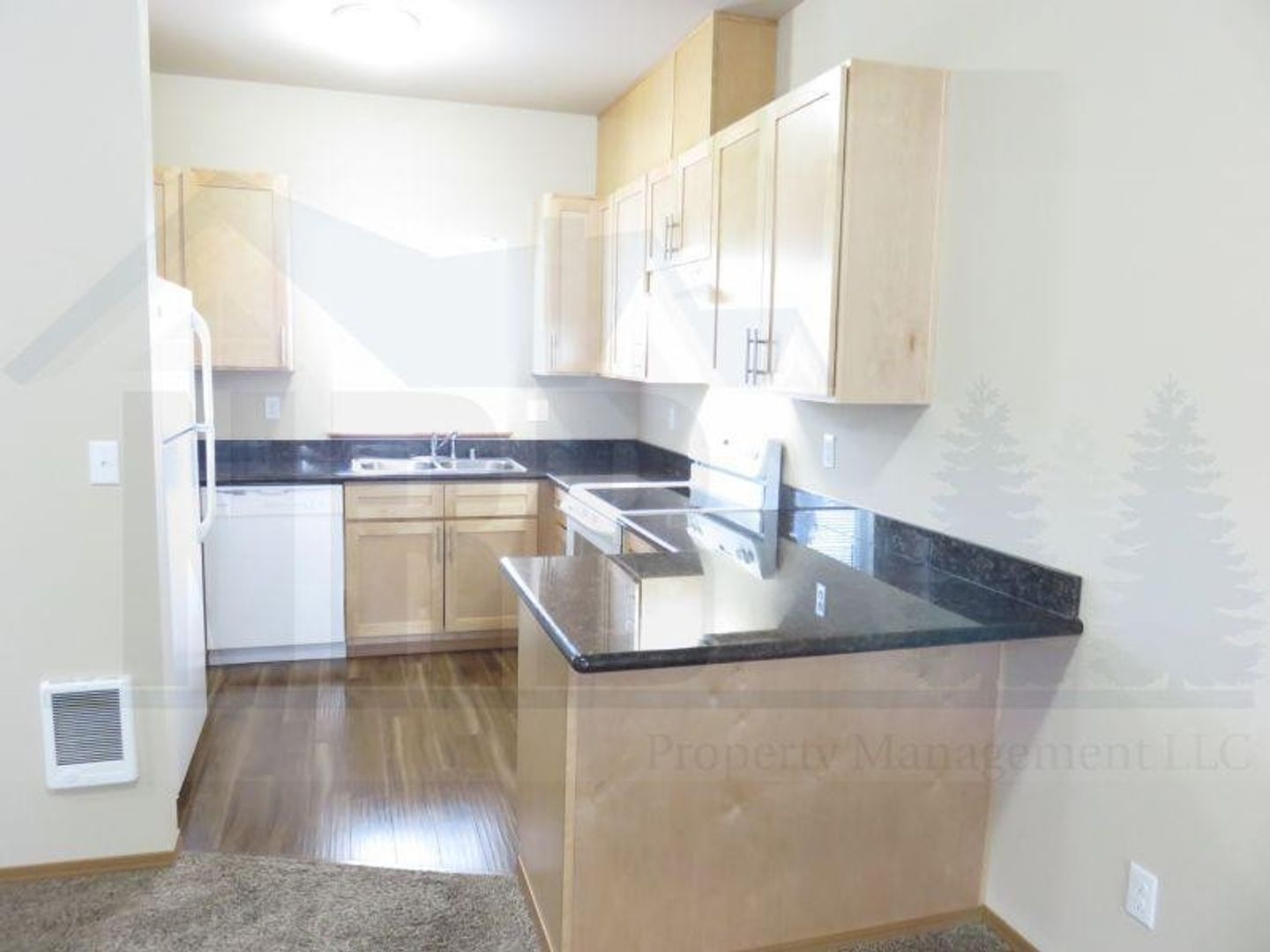 Tacoma Apartment: 8015 Pacific Ave