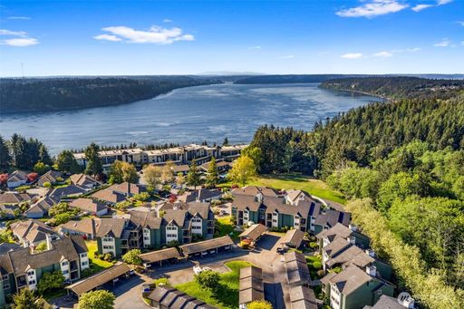 Beautiful 3Bedroom Condo in North Narrows! View – photo 1