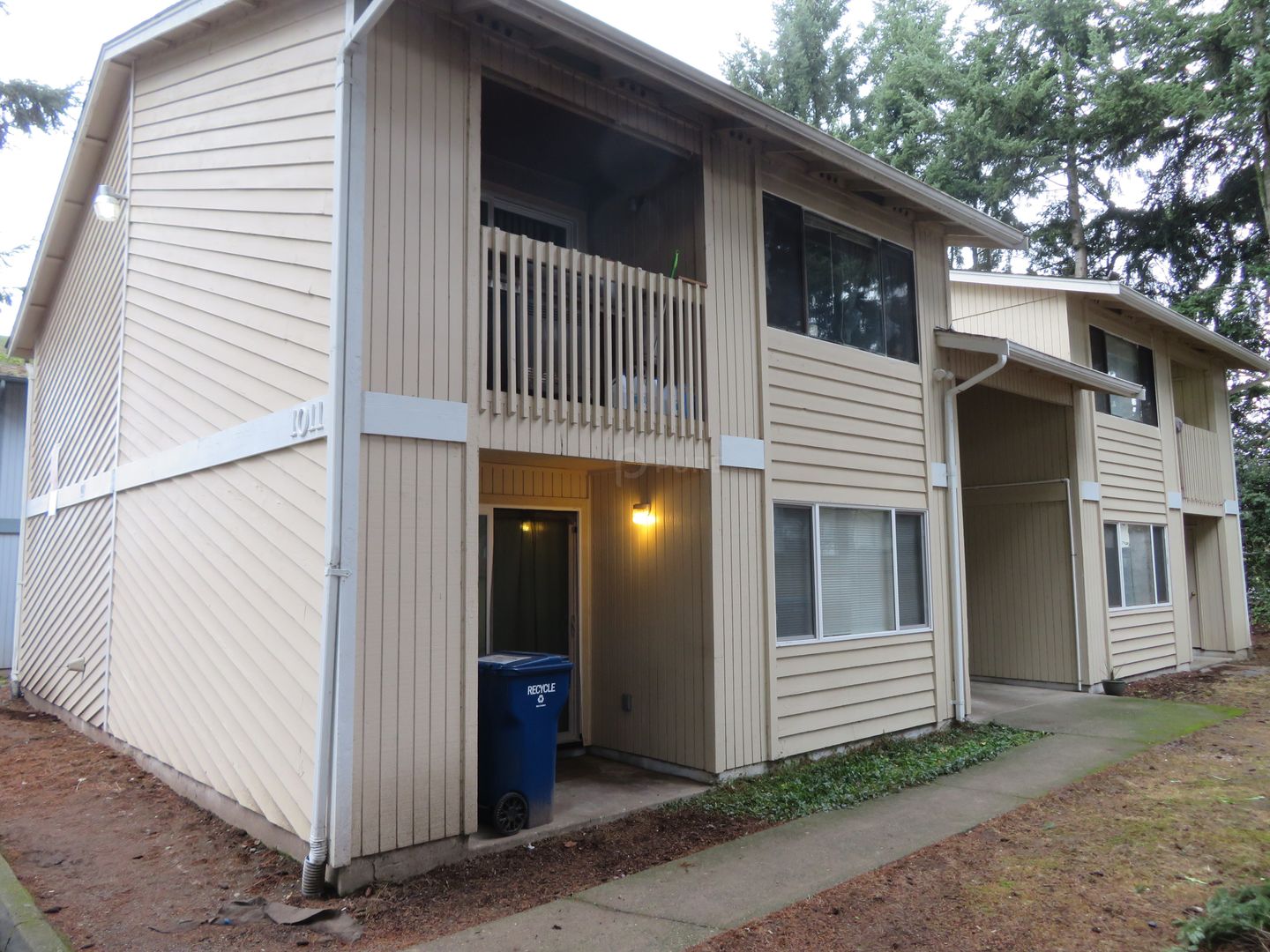 Auburn Apartment: 1011 18th Street NE