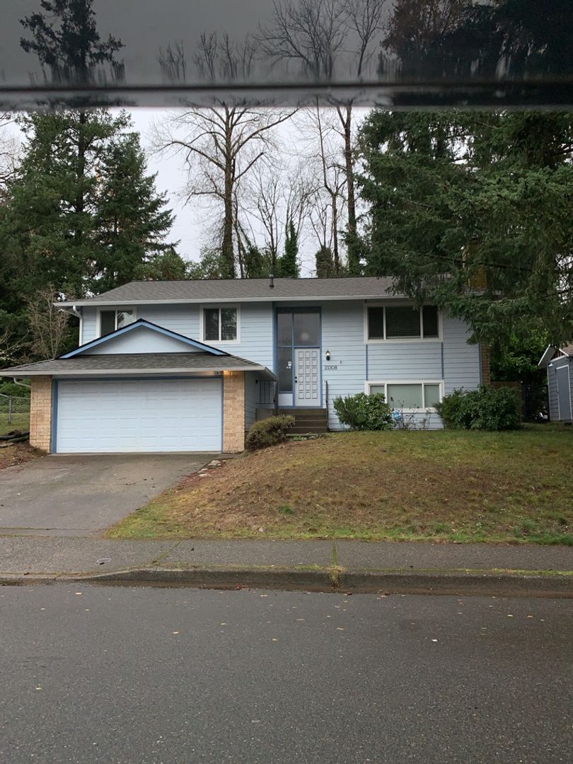 Kent House: 21308 124th Ave SE
