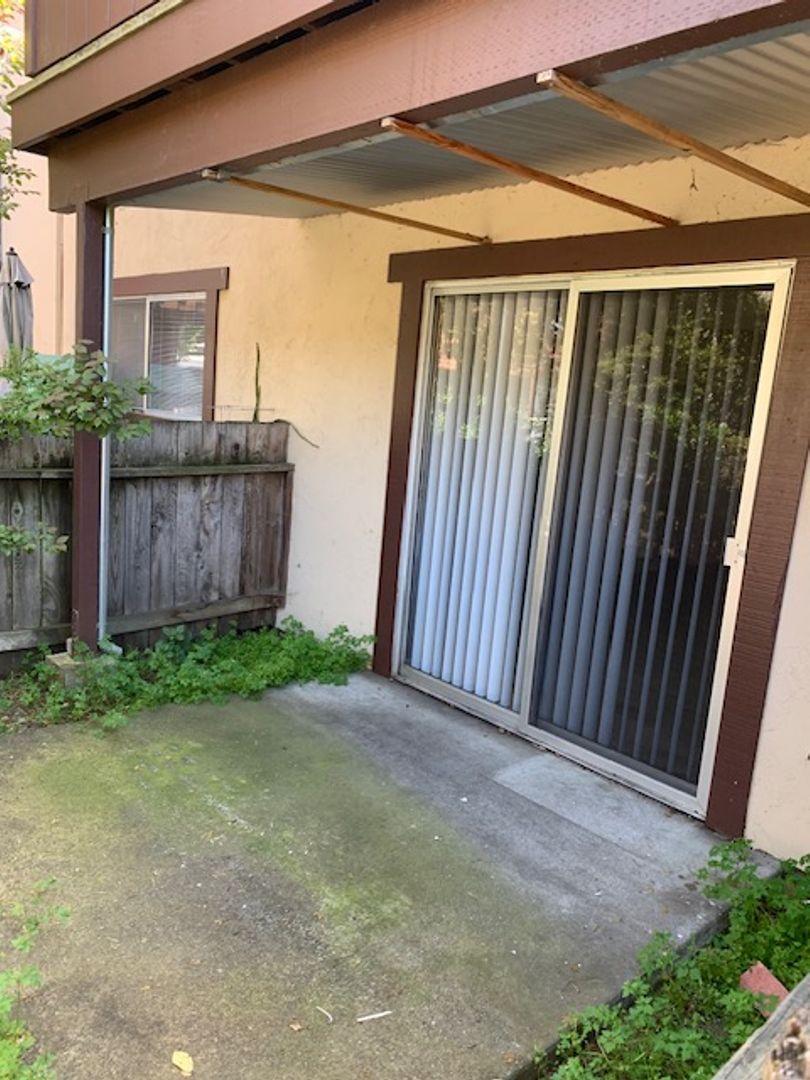 Santa Rosa Apartment: 1625-1645 Slater Street