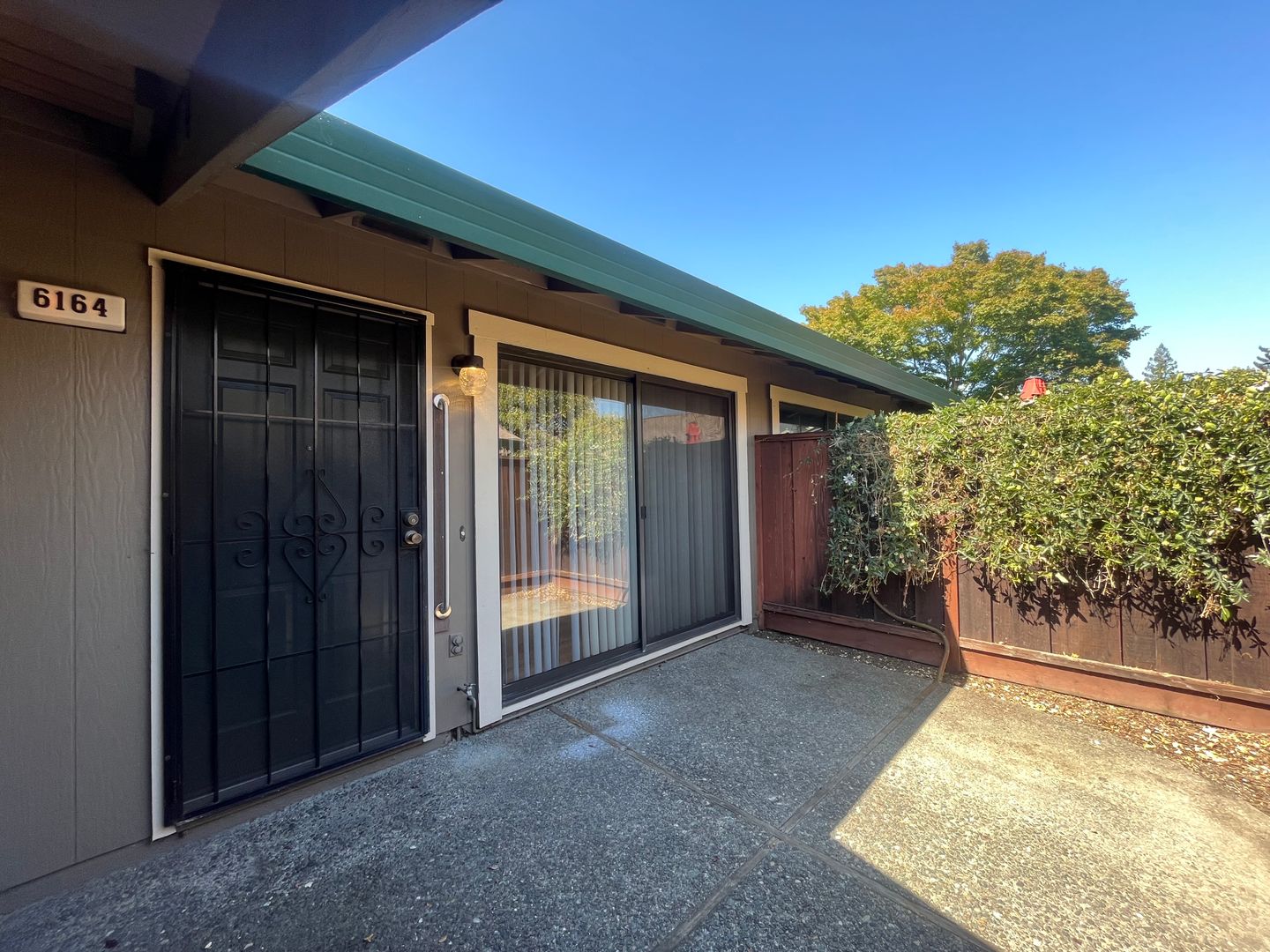 Rohnert Park House: 6164 Country Club Drive
