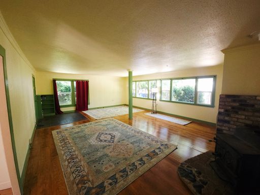 PURE Property Management | Lovely 3 Bedroom, 1.5 Bathroom Home! – photo 1