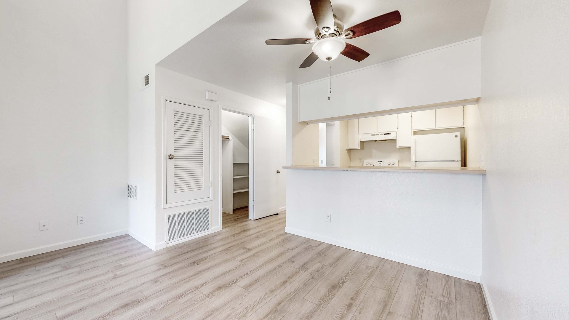 Rohnert Park Apartment: 1450 E. Cotati Ave